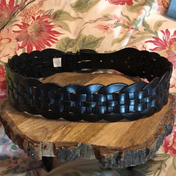 GAP Size Medium Woven Black Leather Belt BRASS Hardware & - Picture 7 of 16